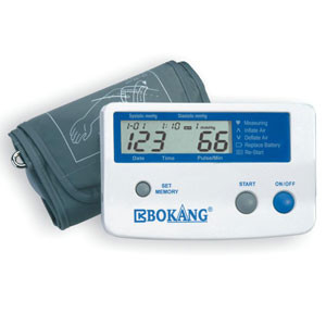 Automatic Portable Digital Wrist Blood Pressure Monitor 0 - 300mmHg 40 / min - 200 / min